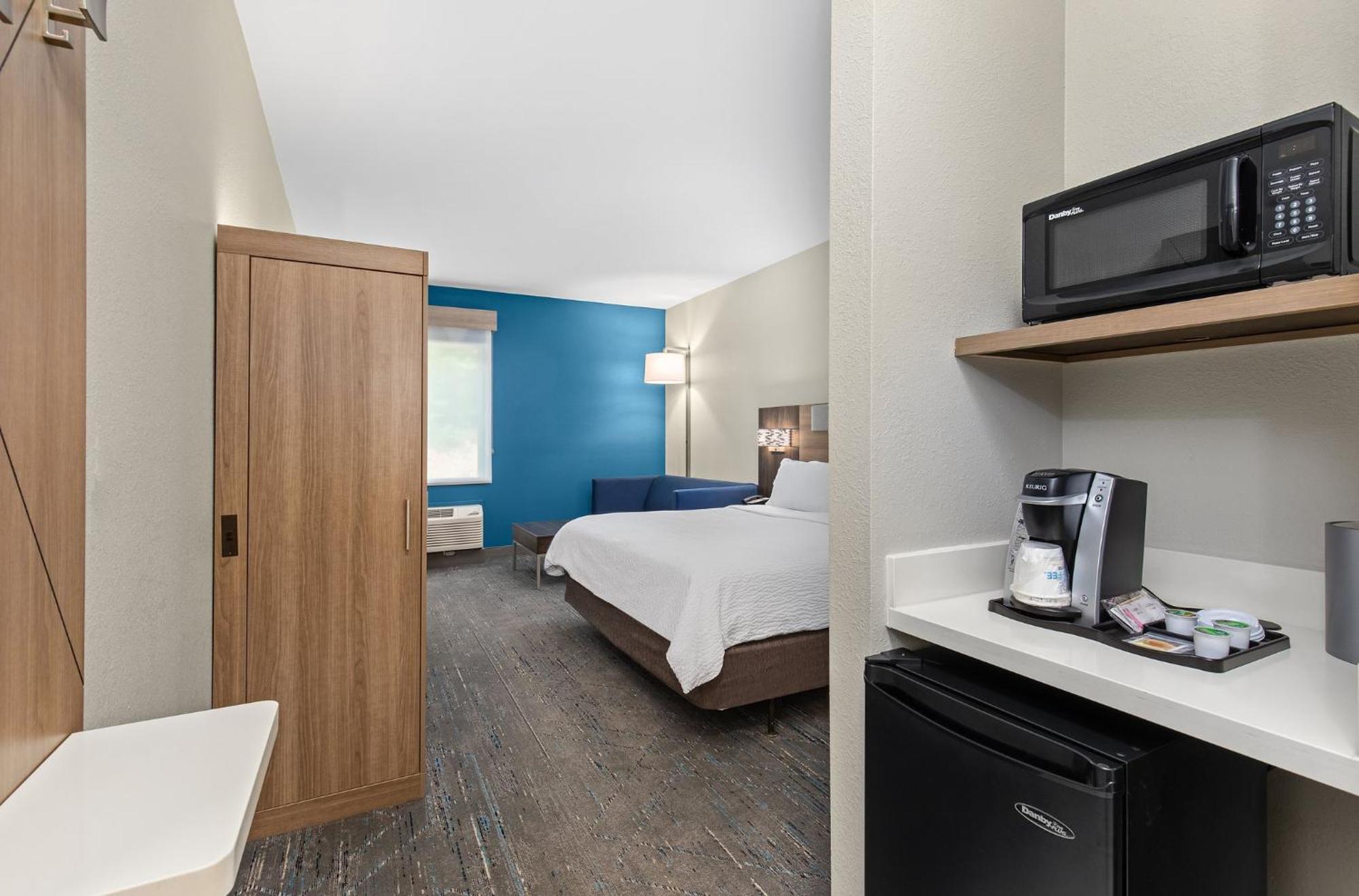 Holiday Inn Express Hurricane Mills Waverly By Ihg Dış mekan fotoğraf