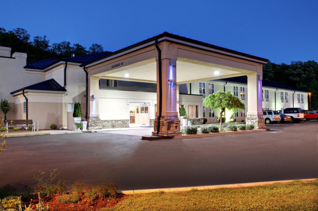 Holiday Inn Express Hurricane Mills Waverly By Ihg Dış mekan fotoğraf